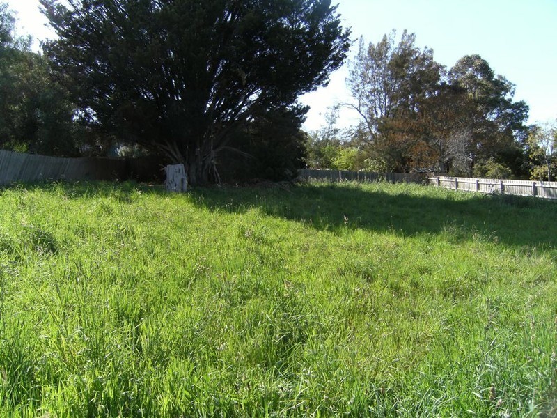 18 Edward Road, Chirnside Park VIC 3116