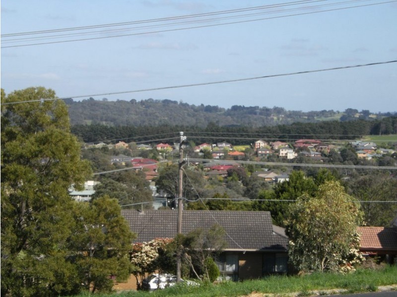 18 Edward Road, Chirnside Park VIC 3116