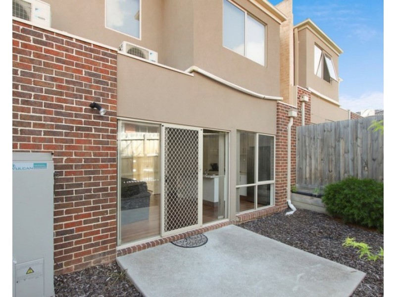 2/196 Hull Road, Mooroolbark VIC 3138