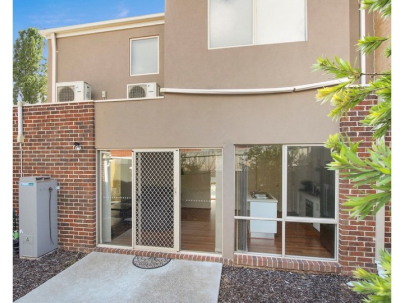 2/196 Hull Road, Mooroolbark VIC 3138