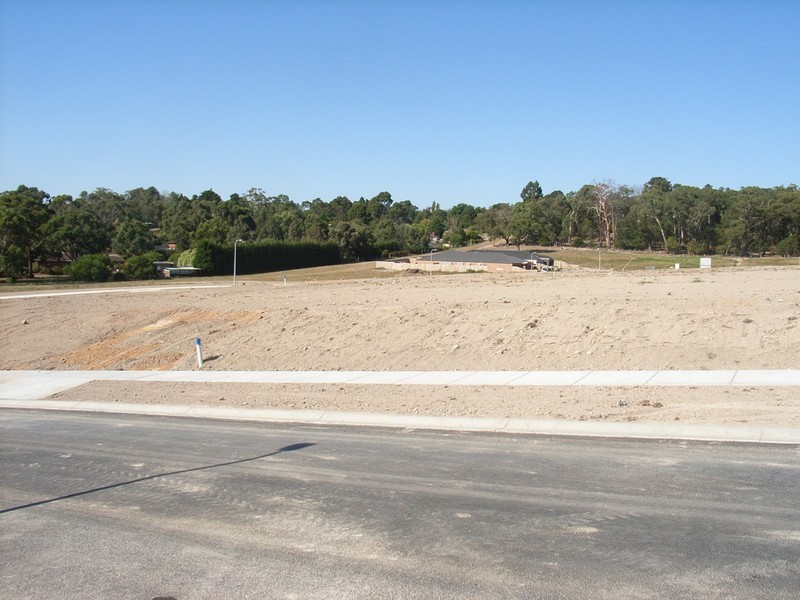 155,190 Kingston Way, Mooroolbark VIC 3138