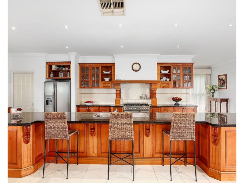 18 Anderson Street, Lilydale VIC 3140