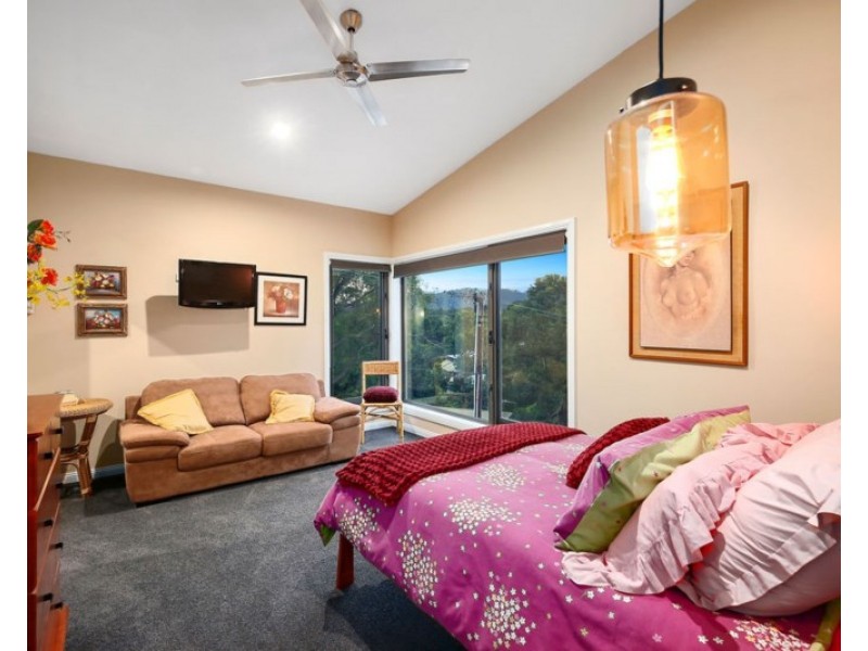 51-53 Russell Street, Mount Evelyn VIC 3796