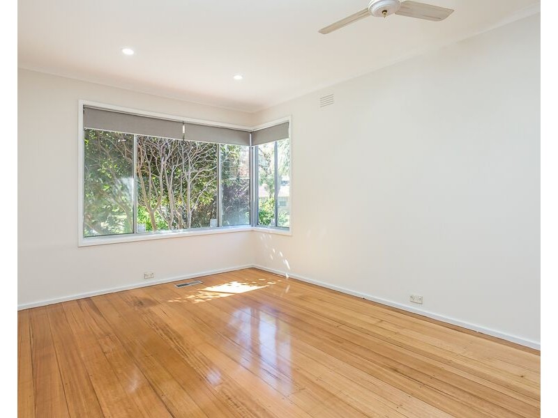 50 Croydondale Drive, Mooroolbark VIC 3138