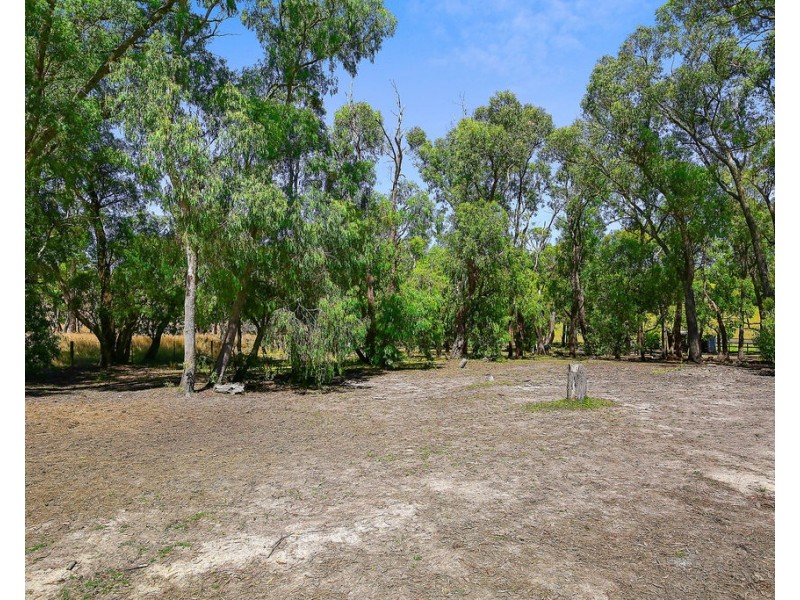 60 Old Beenak Road, Yellingbo VIC 3139