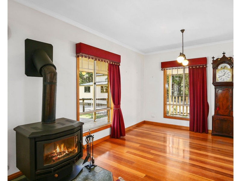 300 Glenview Road, Launching Place VIC 3139