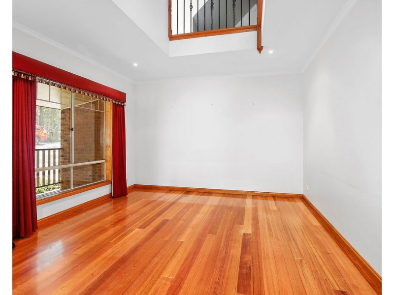 300 Glenview Road, Launching Place VIC 3139