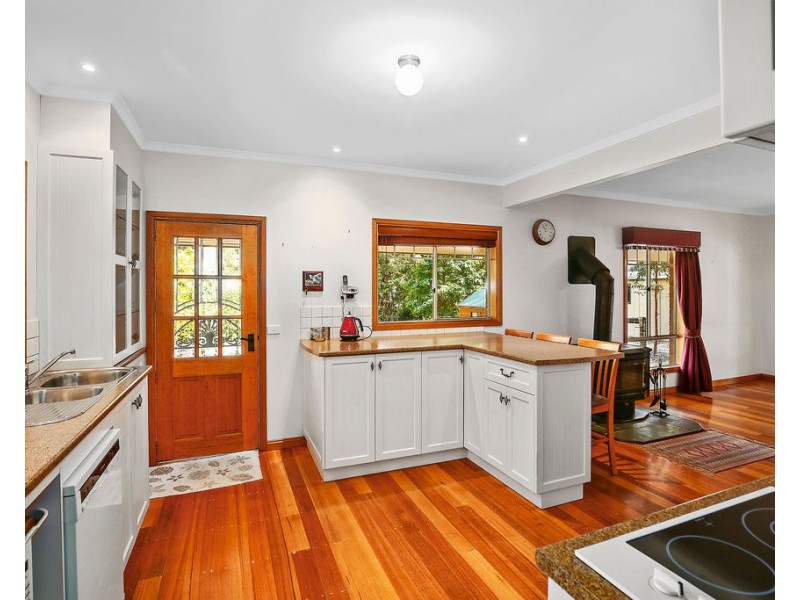 300 Glenview Road, Launching Place VIC 3139