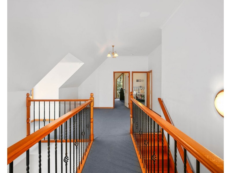 300 Glenview Road, Launching Place VIC 3139