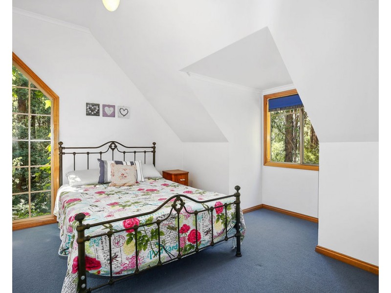 300 Glenview Road, Launching Place VIC 3139
