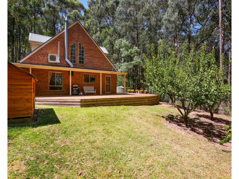 300 Glenview Road, Launching Place VIC 3139