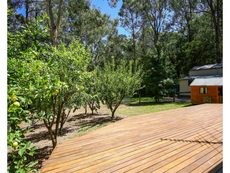 300 Glenview Road, Launching Place VIC 3139