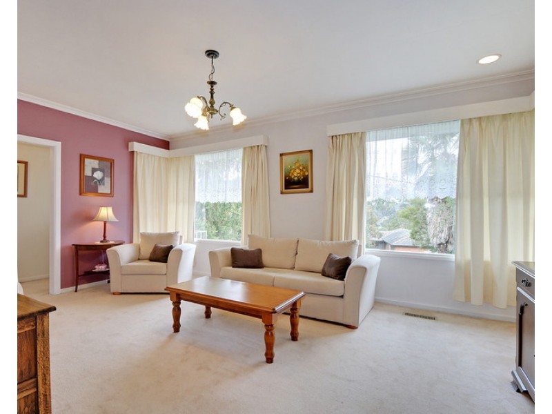 43 Winyard Drive, Mooroolbark VIC 3138