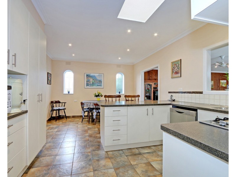 43 Winyard Drive, Mooroolbark VIC 3138
