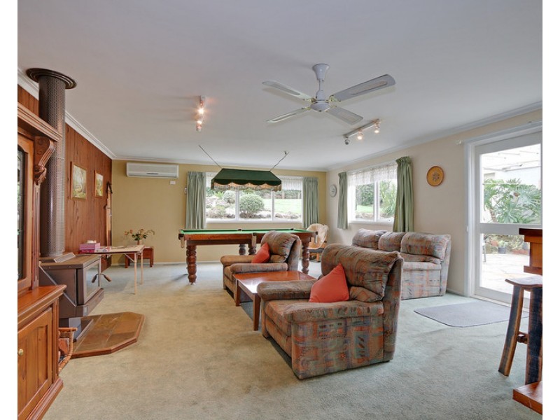 43 Winyard Drive, Mooroolbark VIC 3138