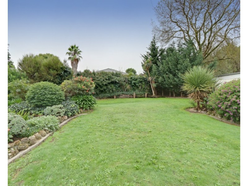 43 Winyard Drive, Mooroolbark VIC 3138