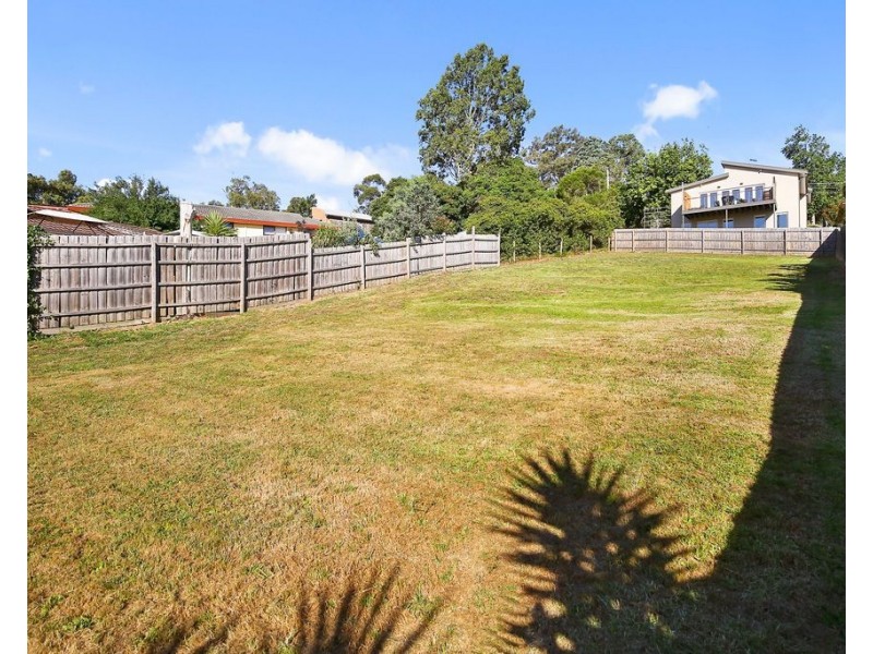 8 Alexandra Road, Lilydale VIC 3140