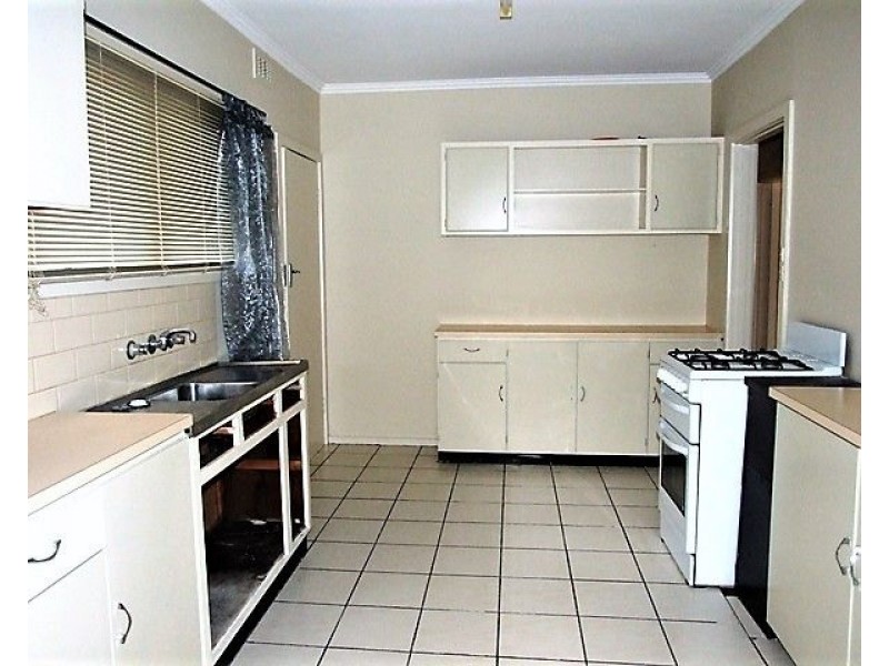 77 Highview Drive, Mooroolbark VIC 3138