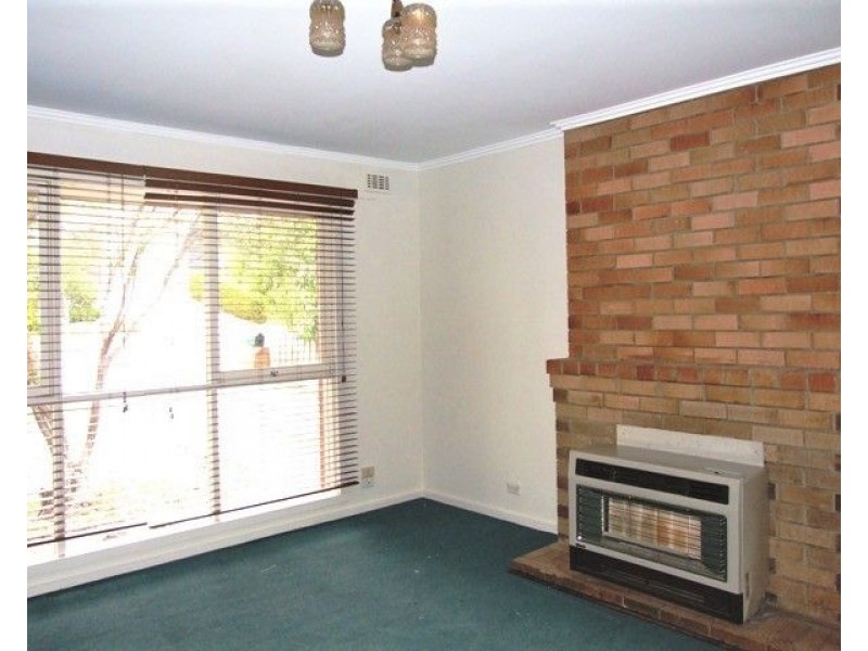 77 Highview Drive, Mooroolbark VIC 3138