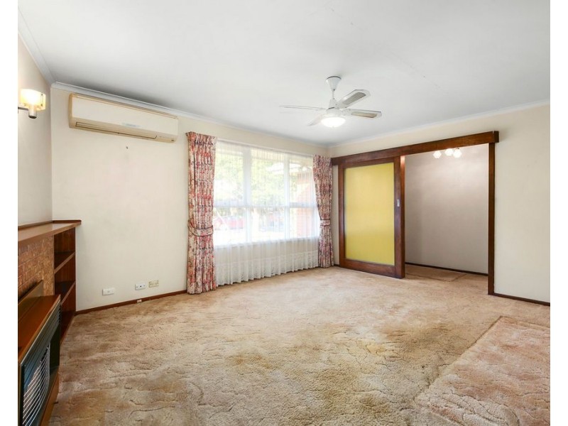 6 Robert Court, Croydon VIC 3136