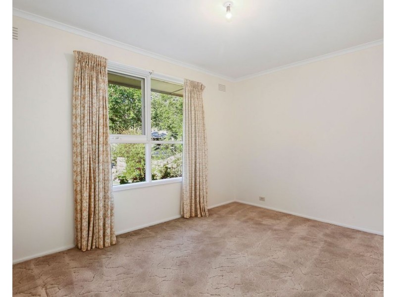 6 Robert Court, Croydon VIC 3136