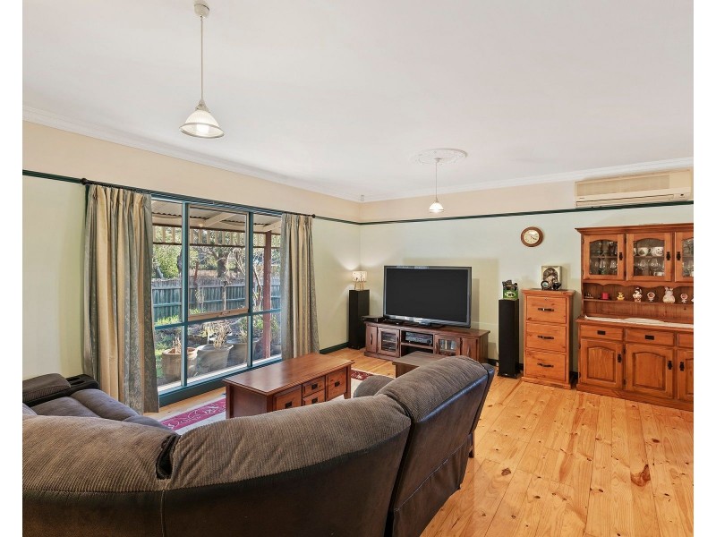 55 Cambridge Road, Mooroolbark VIC 3138