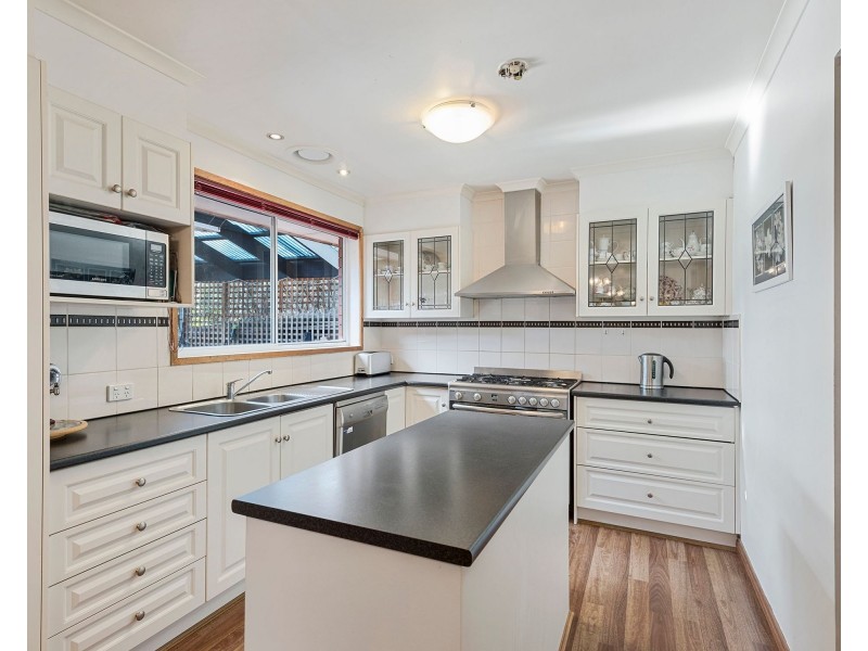 4 Chirnside Drive, Chirnside Park VIC 3116