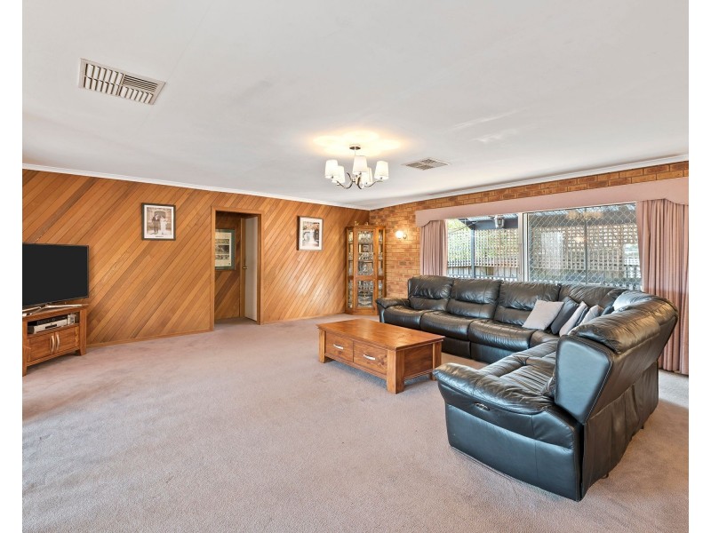 4 Chirnside Drive, Chirnside Park VIC 3116