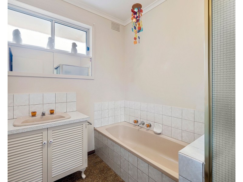 19 Neuparth Road, Croydon North VIC 3136