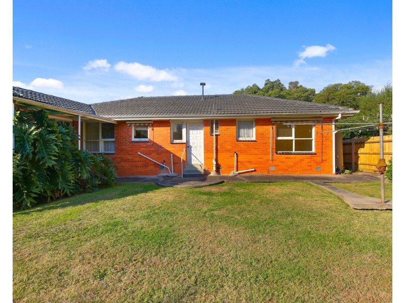 6 Robert Court, Croydon VIC 3136