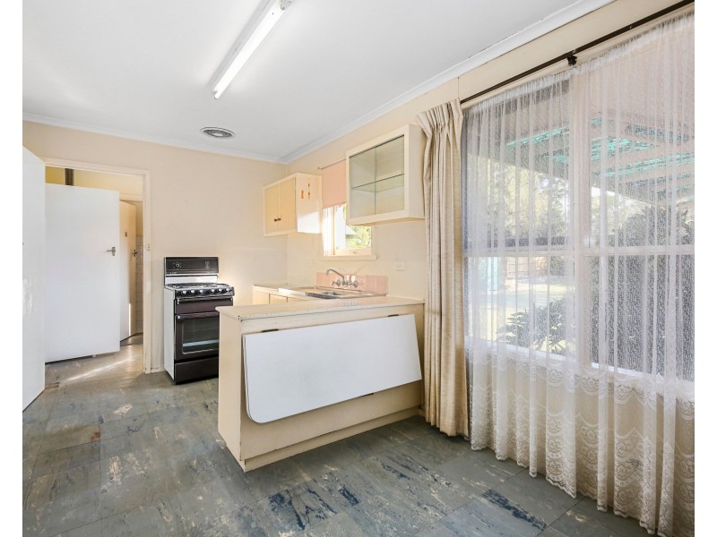 6 Robert Court, Croydon VIC 3136