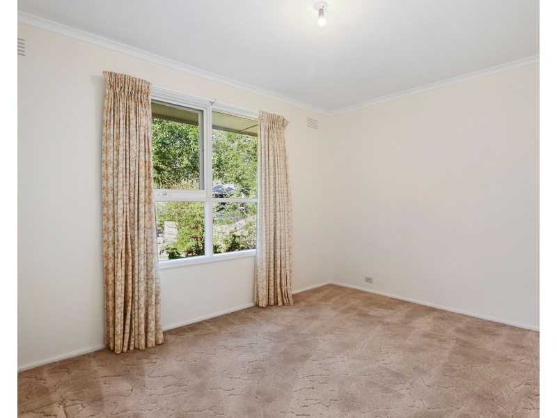 6 Robert Court, Croydon VIC 3136