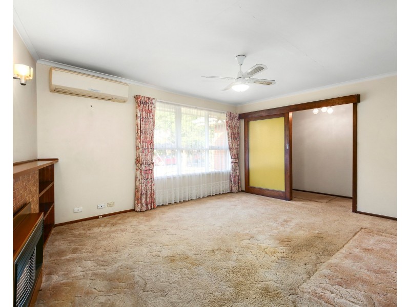 6 Robert Court, Croydon VIC 3136