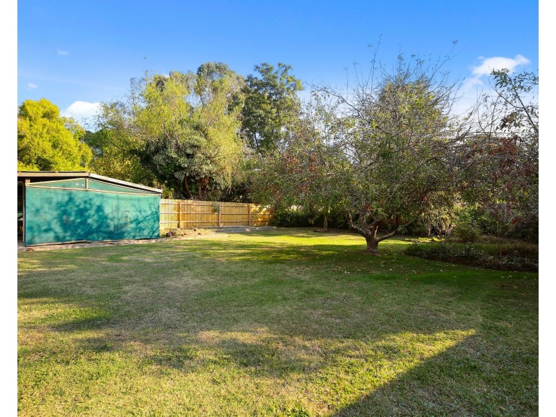 6 Robert Court, Croydon VIC 3136