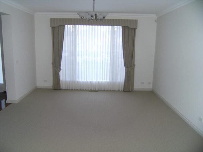 9 Kingston Way, Mooroolbark VIC 3138