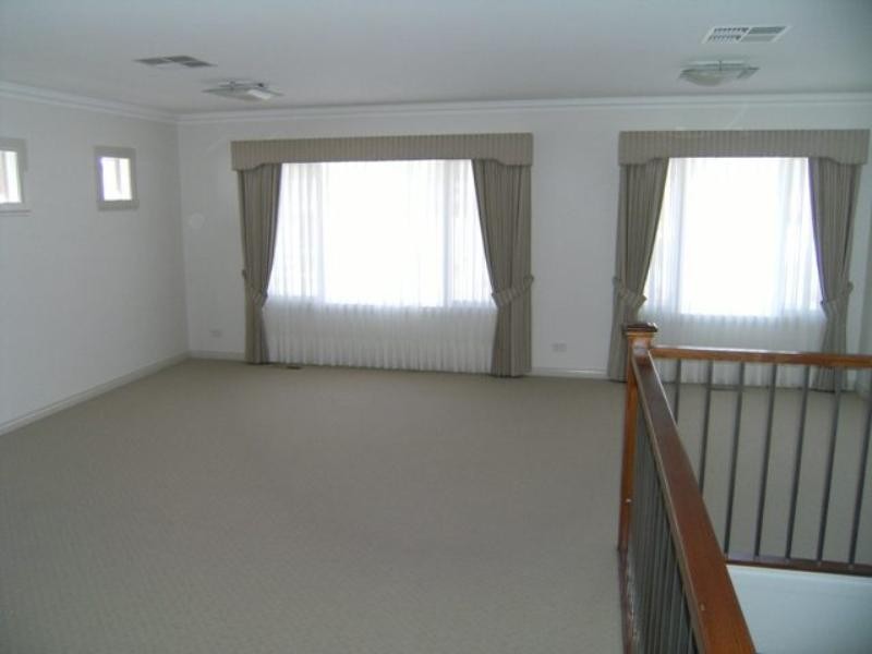 9 Kingston Way, Mooroolbark VIC 3138