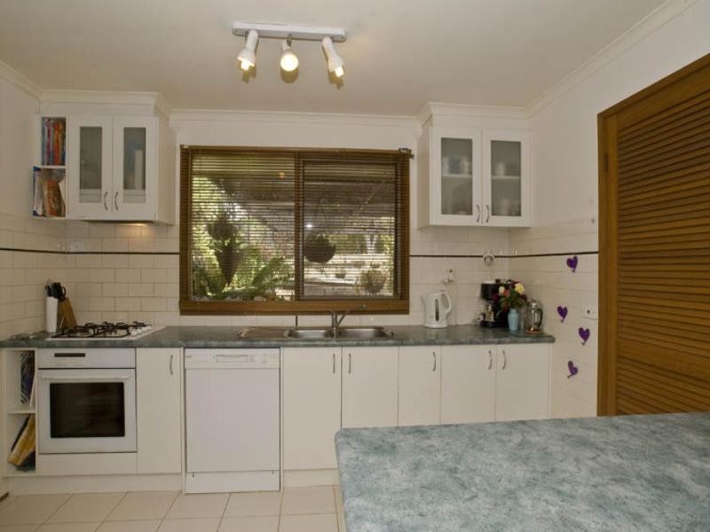 2 McFadzean Street, Coldstream VIC 3770