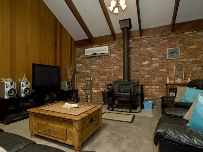 2 McFadzean Street, Coldstream VIC 3770