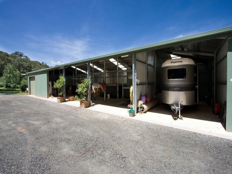 5 Staves Road, Hoddles Creek VIC 3139