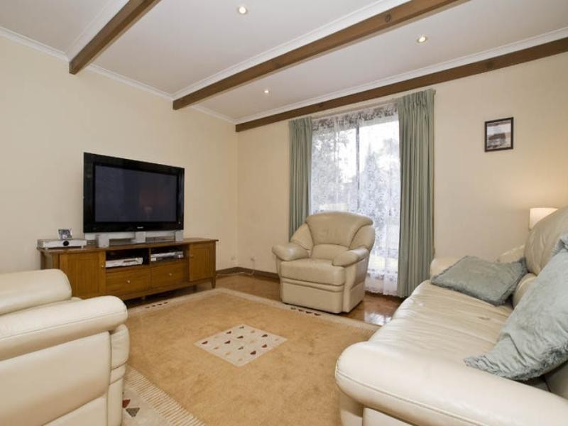 34 Wainewright Avenue, Mooroolbark VIC 3138