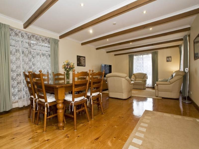 34 Wainewright Avenue, Mooroolbark VIC 3138