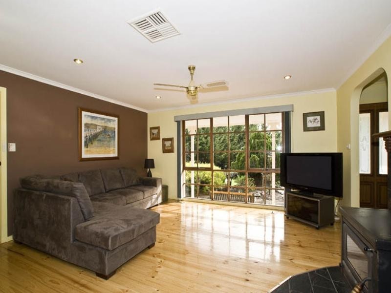 12 Warburton Highway, Lilydale VIC 3140