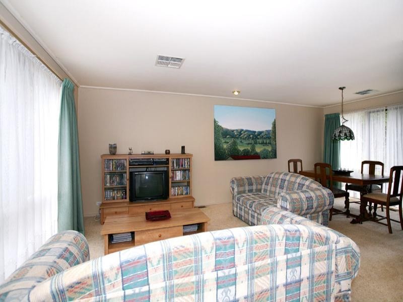 87 Rollinghills Road, Chirnside Park VIC 3116