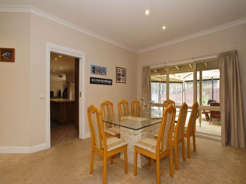 8 Victoria Street, Wandin North VIC 3139