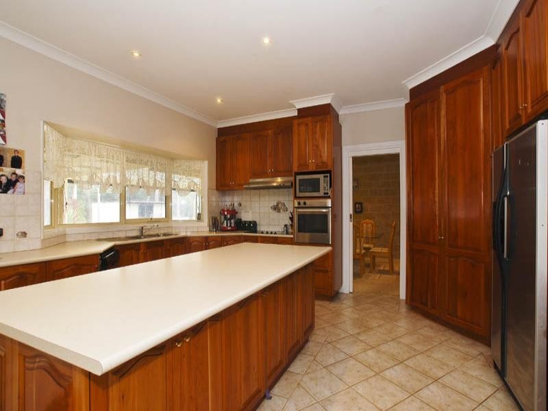 8 Victoria Street, Wandin North VIC 3139