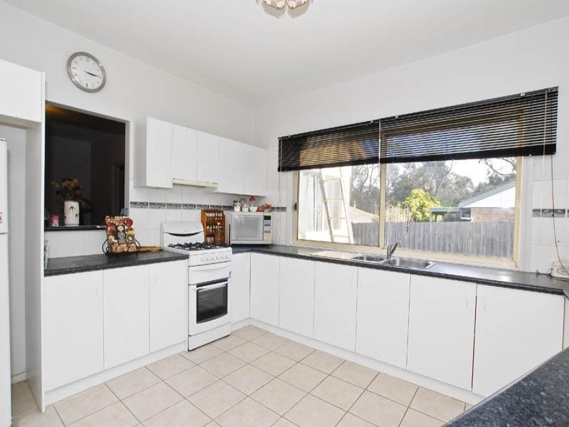 2 Tarhilla Drive, Launching Place VIC 3139