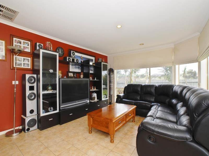 73 Nimblefoot Way, Lilydale VIC 3140