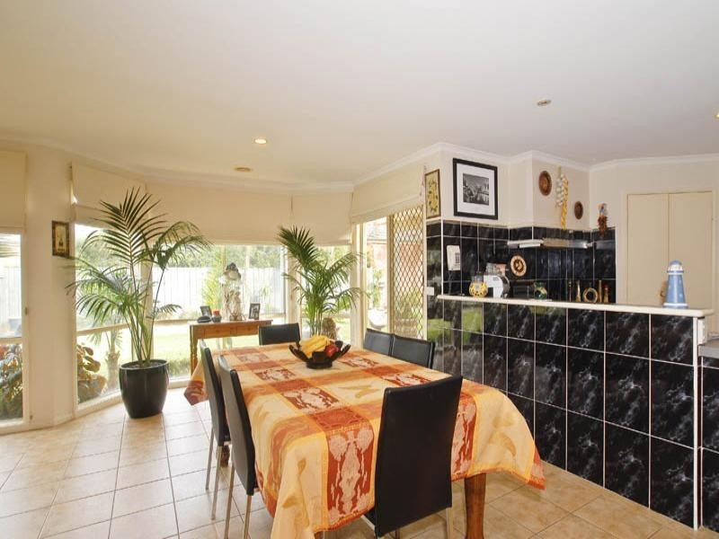 73 Nimblefoot Way, Lilydale VIC 3140