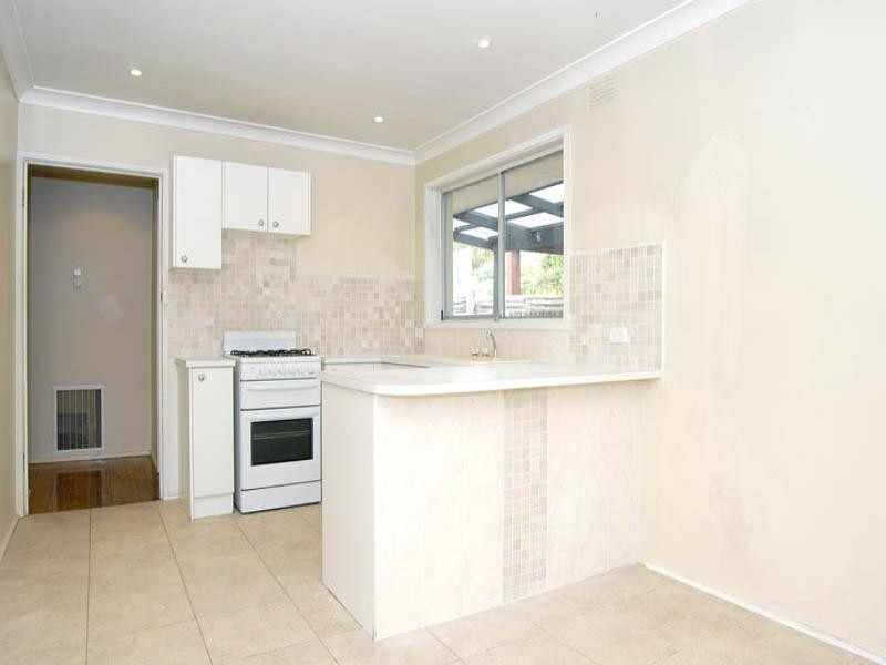 1/120 Mount View Parade, Croydon VIC 3136