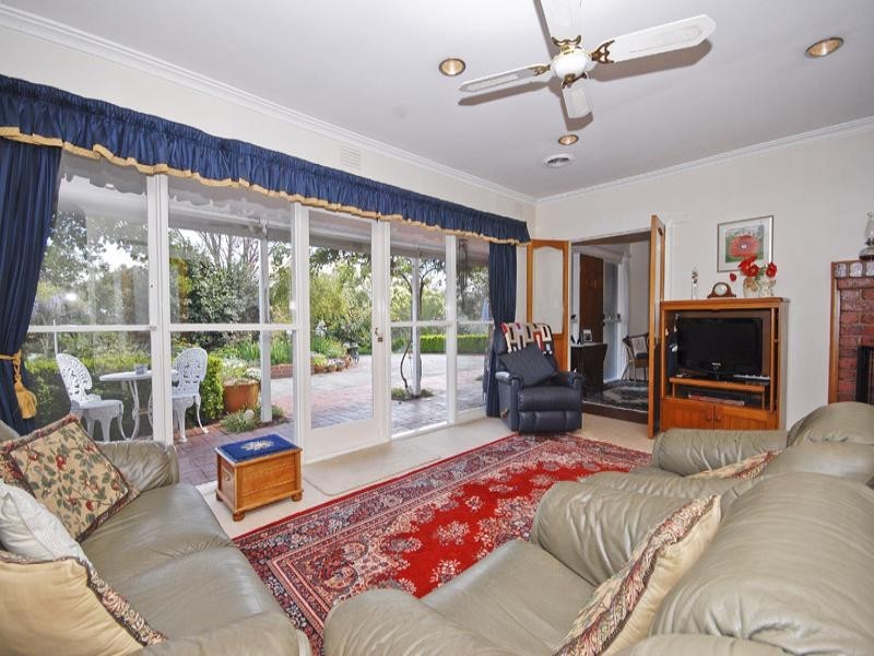 31 Heathfield Grove, Montrose VIC 3765